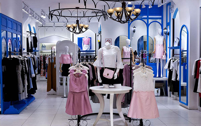 疊裝與掛裝，“色誘”陳列提升快時尚服裝店營銷效果